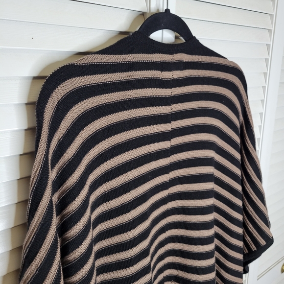Lovers and Friends Ventura Poncho Striped Cardigan Sweater Beige/Black SMALL NWT - Picture 9 of 13